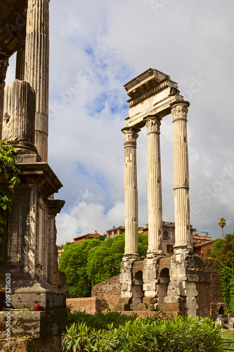 roman column view