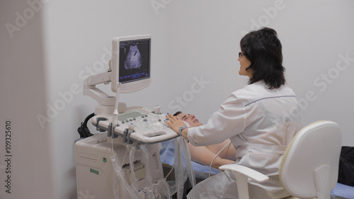 Doctor using the ECHO