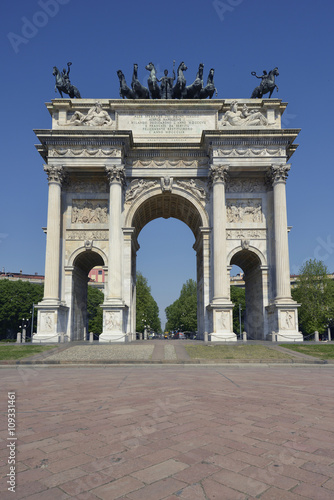 Milan - Arch of Peace © antoniotruzzi
