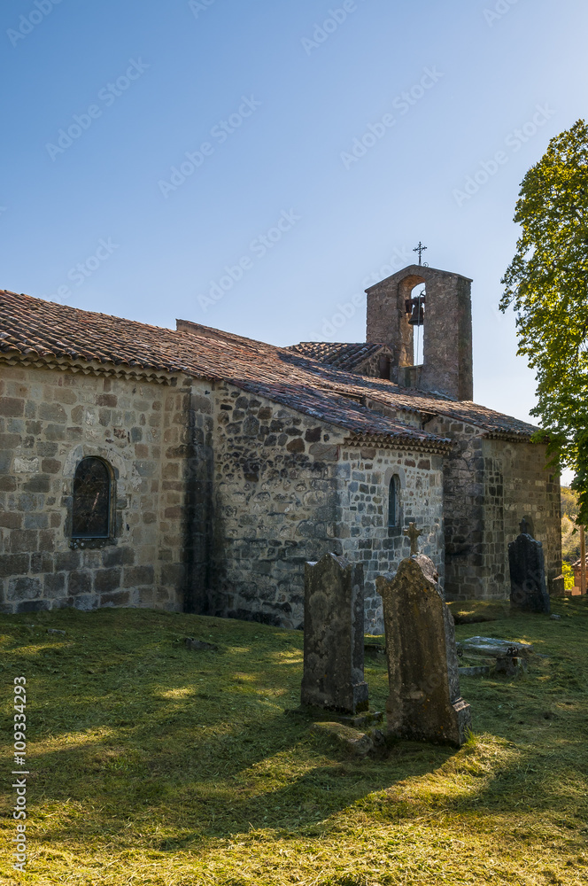 église avec tombes