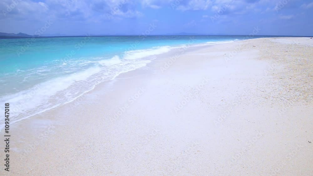 沖縄の美しい海とさわやかな空