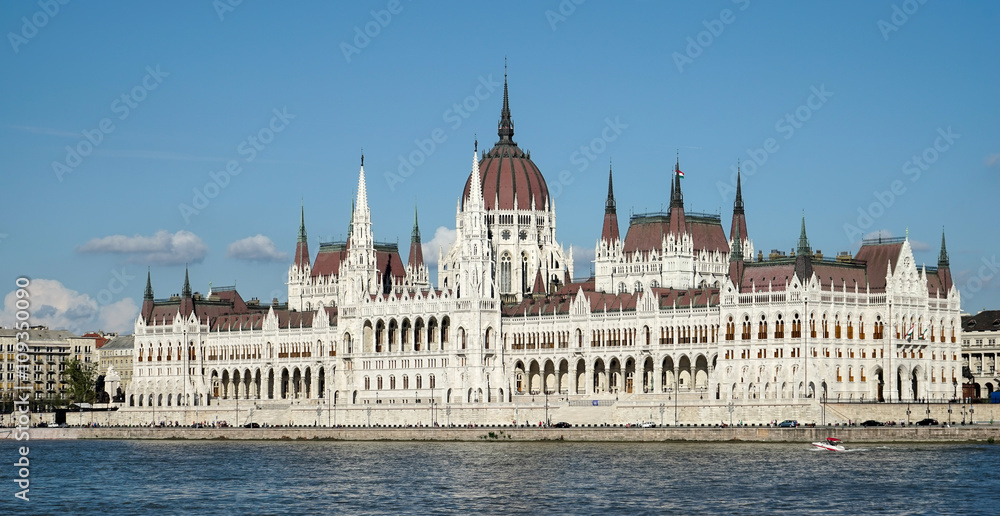 Fototapeta premium Hungarian Parliament building in Budapest
