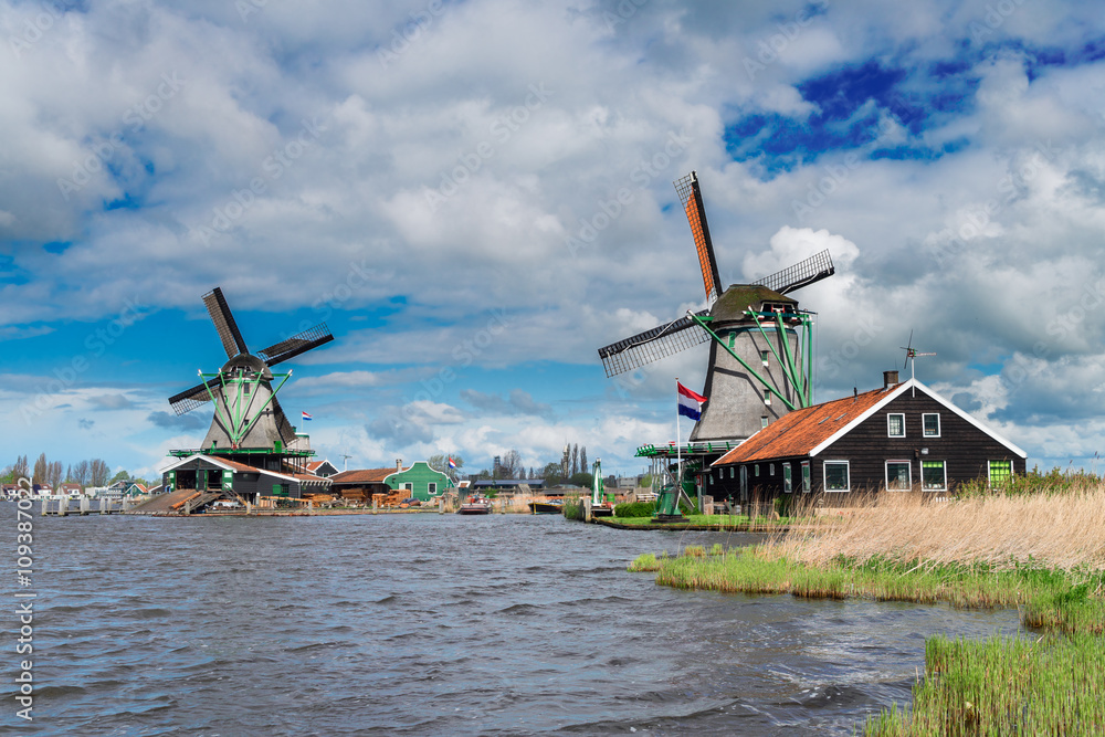 Dutch wind mills 