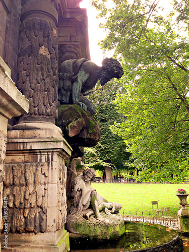 Φωτογραφία Fontaine de Medicis in Jardin Du Luxembourg in Paris
