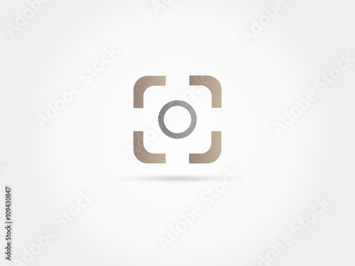 Moden simple Shutter logo with focus circle inside