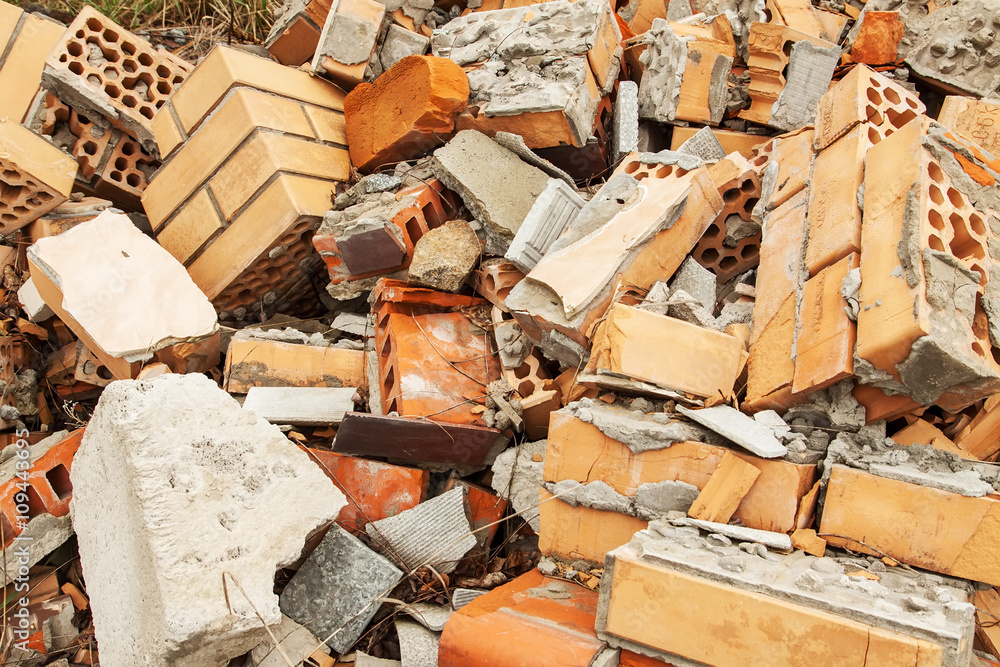 Obraz premium broken bricks. debris, construction garbage, rubbish dump.Close up