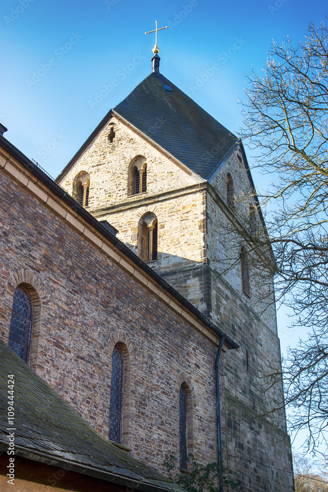 St. Peter zu Syburg auf der Hohensyburg in Dortmund, Nordrhein-Westfalen St. Peter zu Syburg auf der Hohensyburg in Dortmund, Nordrhein-Westfalen