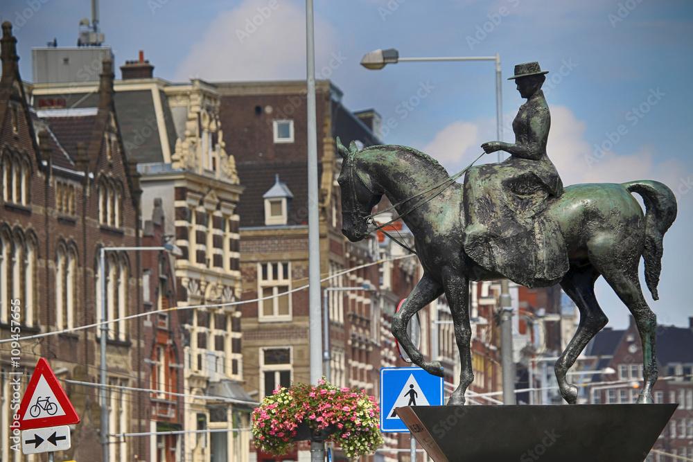 Fototapeta premium The equestrian statue of Queen Wilhelmina in Amsterdam