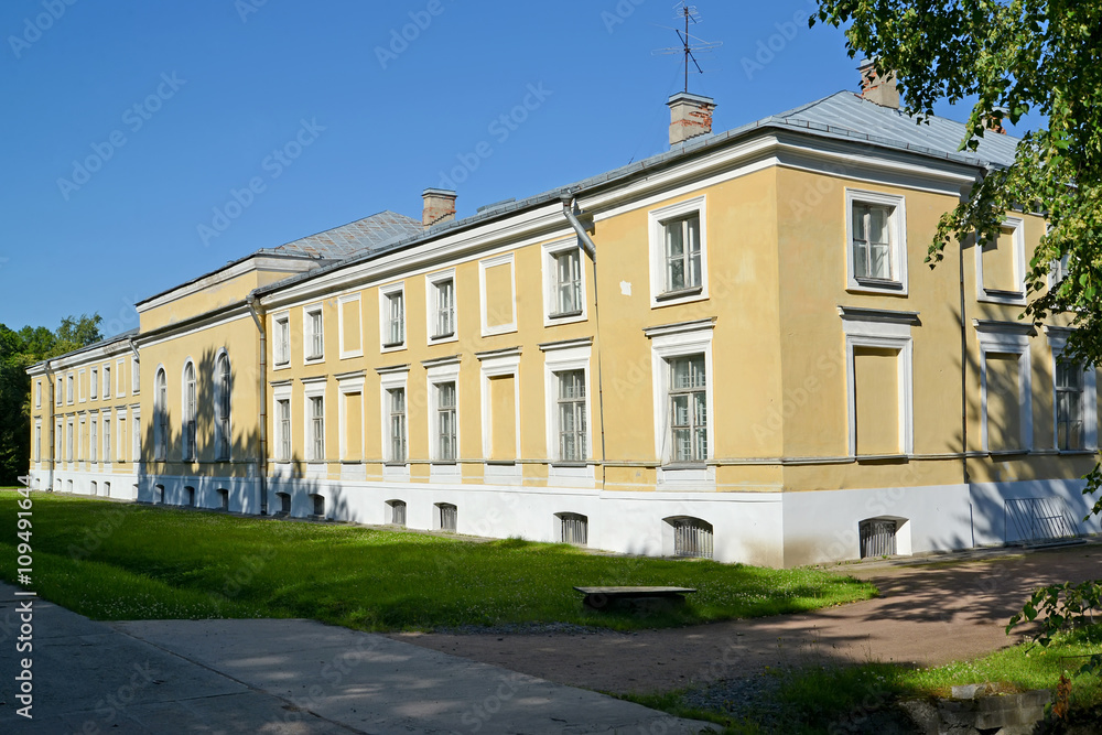 Obraz premium ORANIENBAUM, RUSSIA. Kavalersky case in the summ