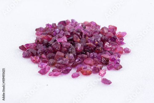 Canvastavla pink sapphire crystal on white background