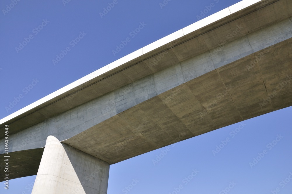 建設中の高速道路のインターチェンジ