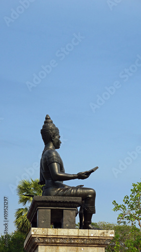 buddha statue in skuhothai
