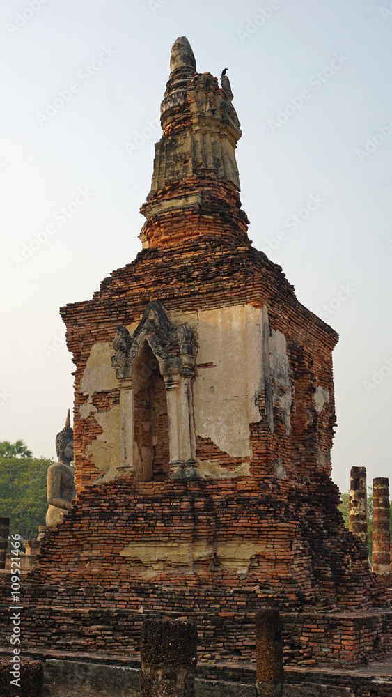 Fototapeta premium temple in sukhothai national park