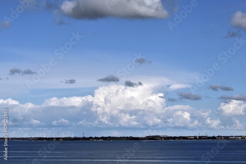 Wolken an der s  dschwedischen K  ste