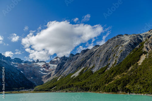 Foto Laguna Esmeralda Ushuaia blue lake Patagonia Argentina