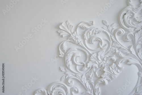 Obraz na płótnie Luxury white wall design bas-relief with stucco mouldings roccoco element