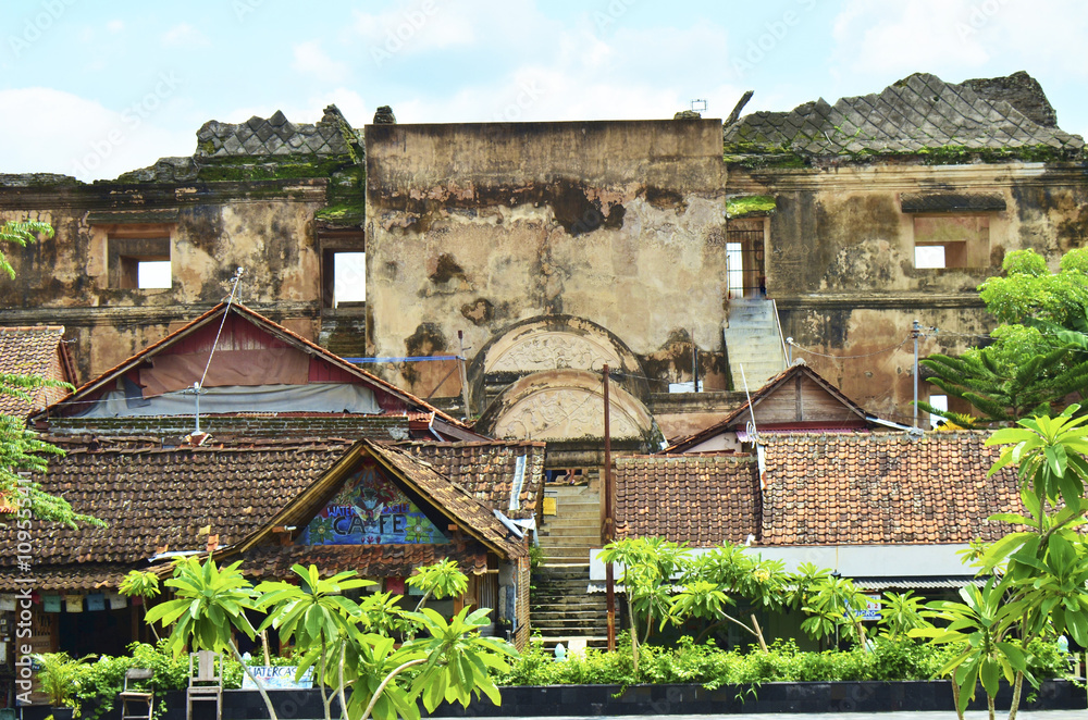 ruins of palace after earthquake