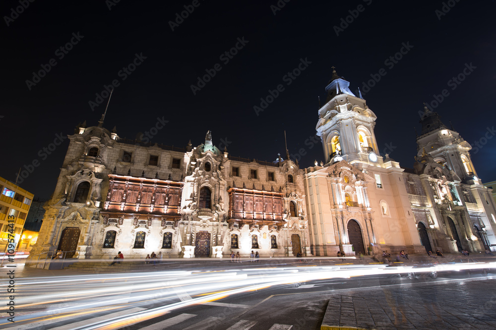 Plaza de mayor with movement of a lot people, Lima, Peru ( Long exprouser and night shot ) 