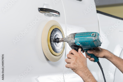 Car detailing series : Polishing white truck