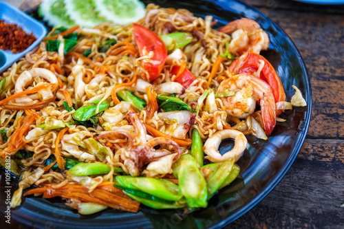 Pad thai with shrimps
