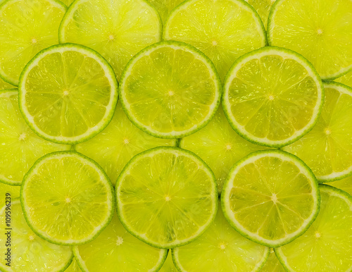 Cut the fruit of lime