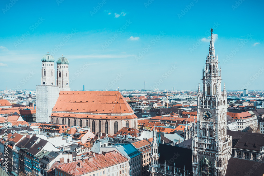 Naklejka premium City of Munich with New City Hall and Frauenkirche