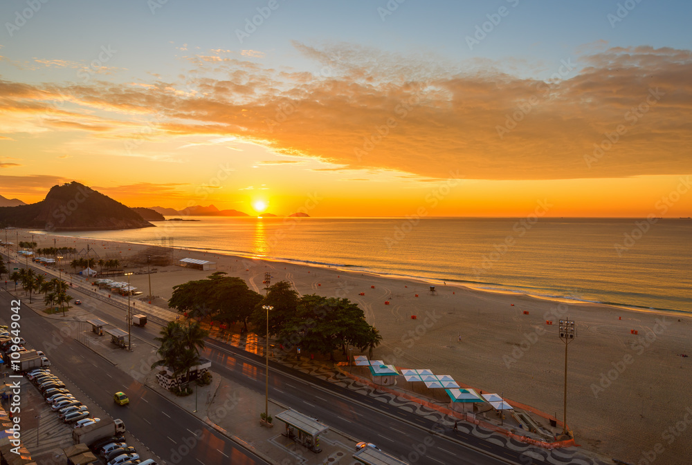 Fototapeta premium Sunrise on Copacabana and Leme beach in Rio de Janeiro, Brazil
