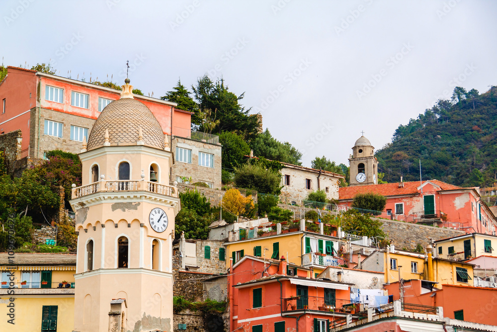 Colorful houses of Vernazza, Cinque terre, Italy.