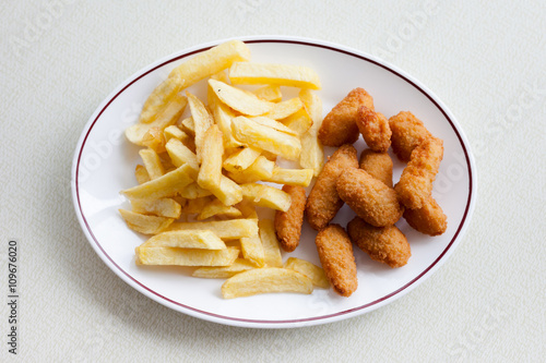 Traditional english scampi and chips