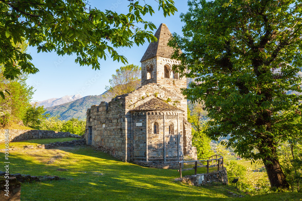 Foto Stock Abbazia di San Pietro in Vallate (1078) Valtellina (IT) Piagno Adobe Stock