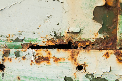 Foto close-up old rusty grill wall