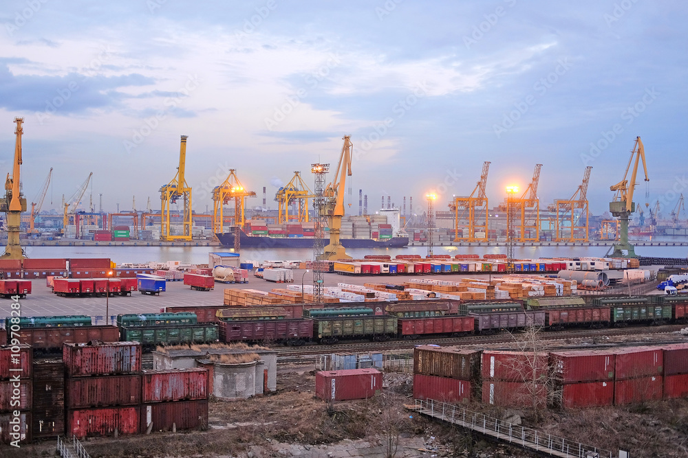 Obraz premium St. Petersburg, Russia - on April 3, 2016: Cargo port in St. Petersburg, Russia