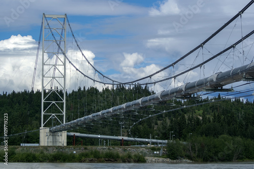 Vászonkép Tanana River crossing of the trans-Alaska pipeline.