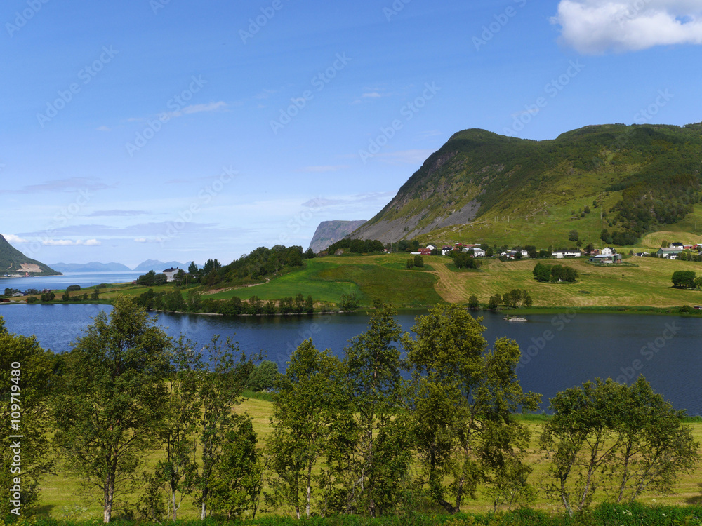 Fjordlandschaft in Nordnorwegen