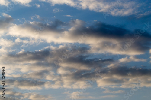 Fototapeta Naklejka Na Ścianę i Meble -  sky with clouds at dawn sun
