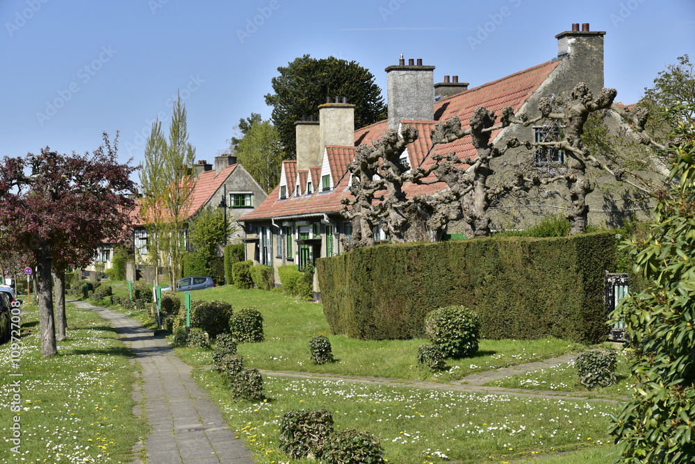Cottages style anglais à un étage dans les combles dans un cadre de verdure à la cité-jardin du Logis à Watermael-Boitsfort 