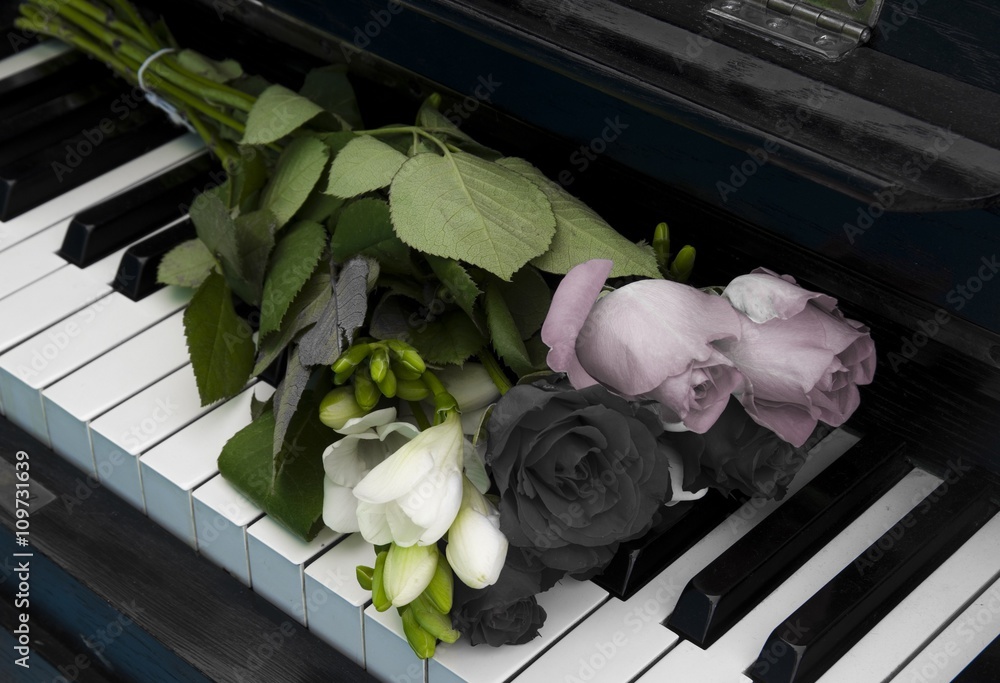 Fototapeta premium Condolence card - gray flowers on piano