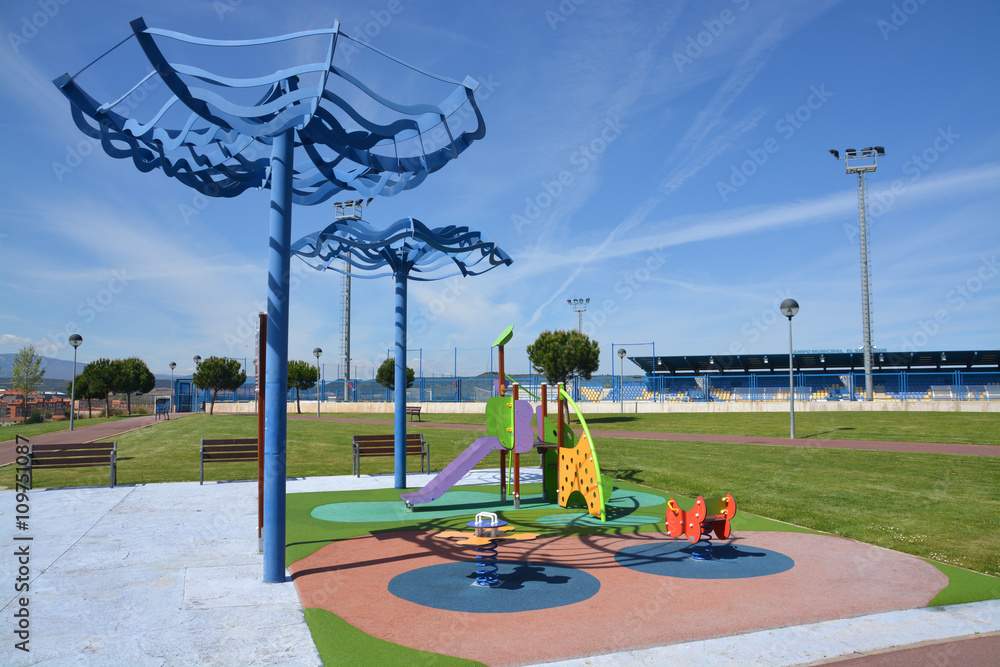 Fototapeta premium columpios en un parque