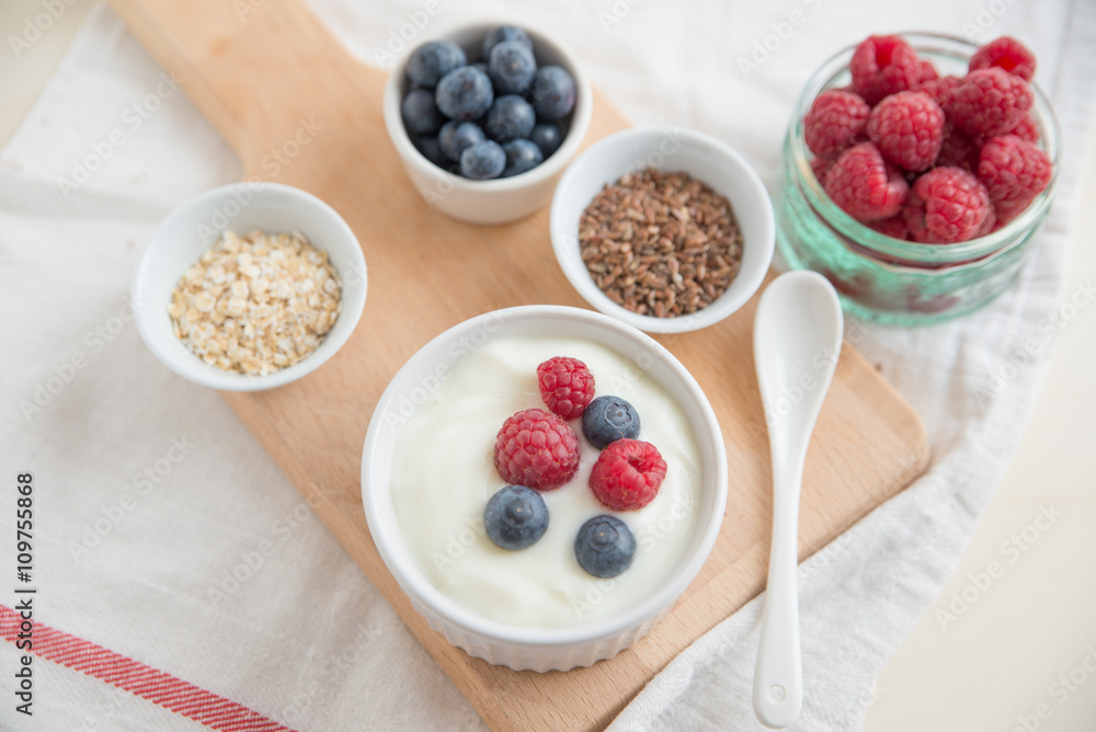 Joghurt mit Beeren Joghurt mit Beeren