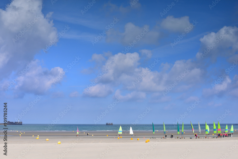 chars à voile sur la plage de Boulogne