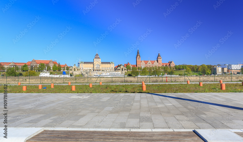 Widok Wałów Chrobrego w Szczecinie, Zabytkowe centrum miasta