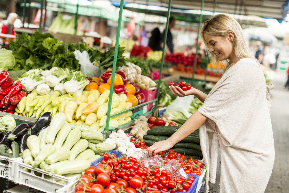 Woman at the market Woman at the market