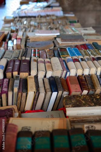 Libri usati, riviste, educazione