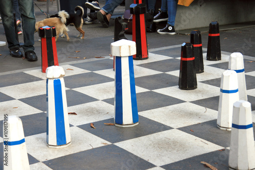 Wallpaper Mural Chess / Street Chess in Bern Torontodigital.ca