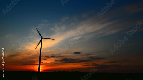 Produkcja prądu z odnawialnych źródeł energii - elektrownia wiatrowa. photo