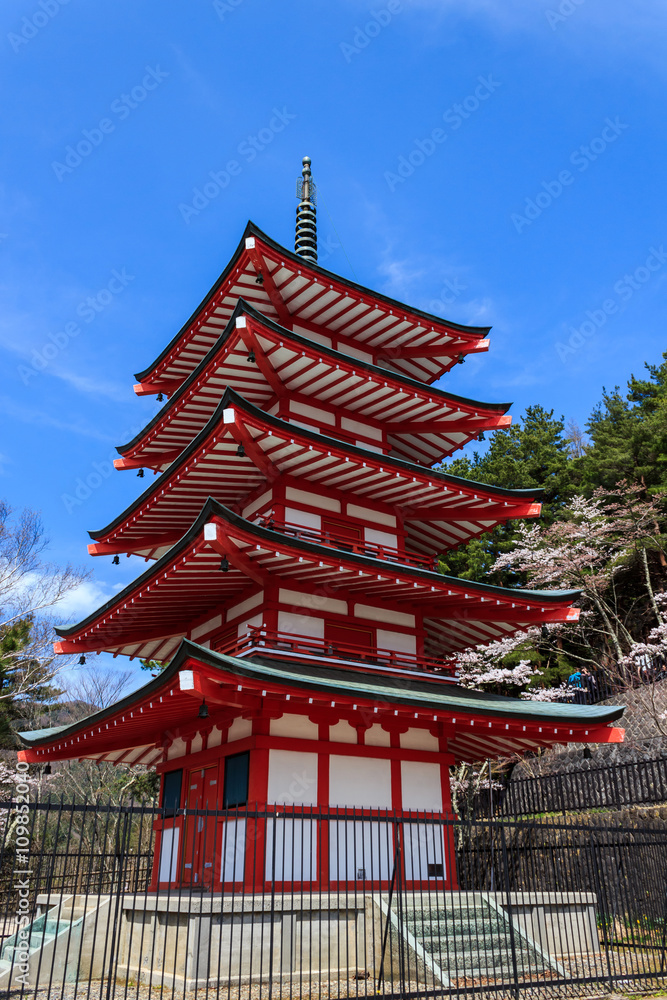 Fototapeta premium Chureito Pagoda in Arakura Sengen Shrine.