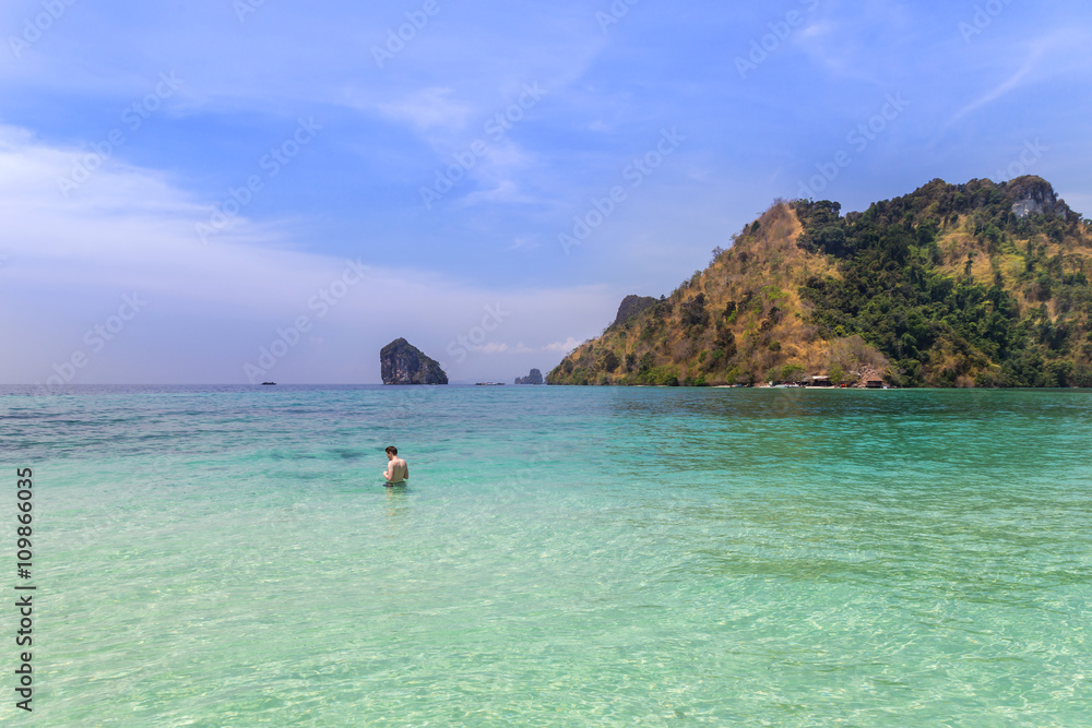 view of Po da island in andaman sea, krabi province,Thailand. view of Po da island in andaman sea, krabi province,Thailand.