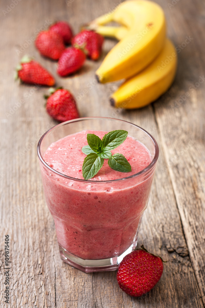 smoothie with banana and strawberries smoothie with banana and strawberries