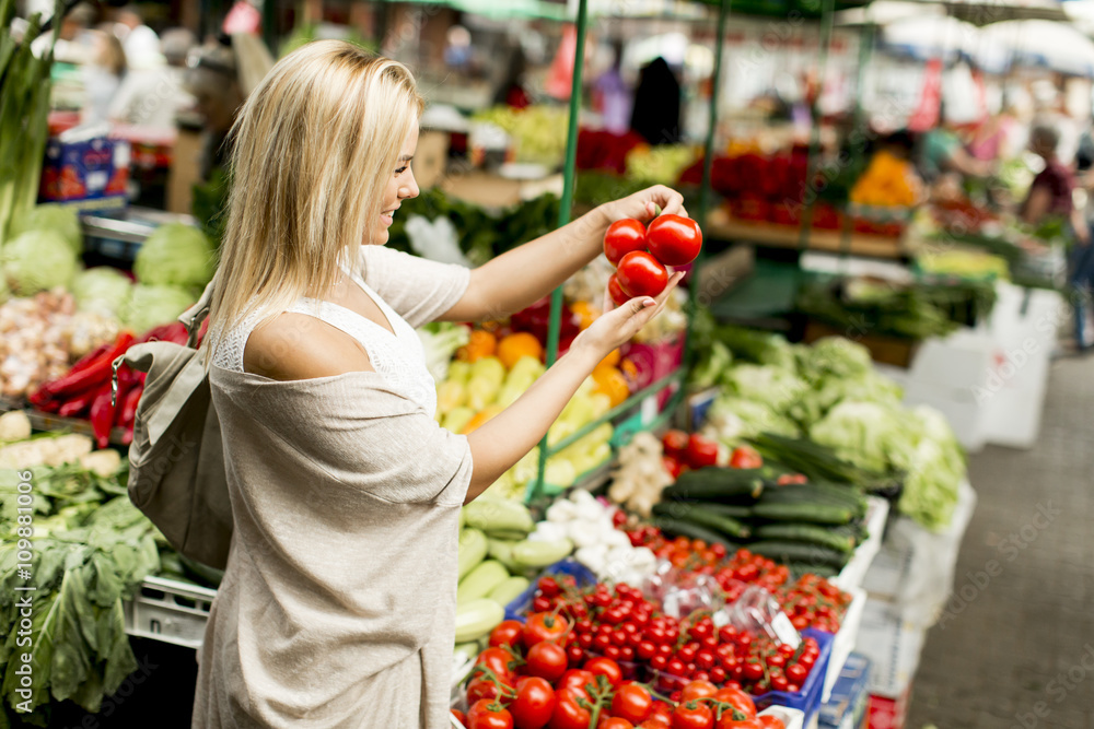 Woman at the market Woman at the market