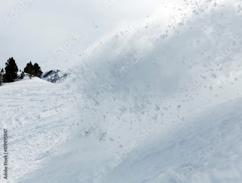 Freerider snowboarder in snow powder © maxoidos
